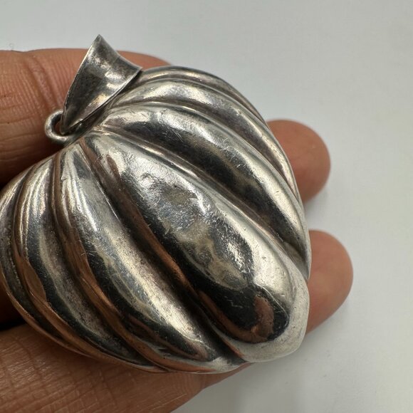 Sterling Silver Puffy Heart Pendant Ribbed Chunky Statement Signed NF 7 Grams - Picture 7 of 16